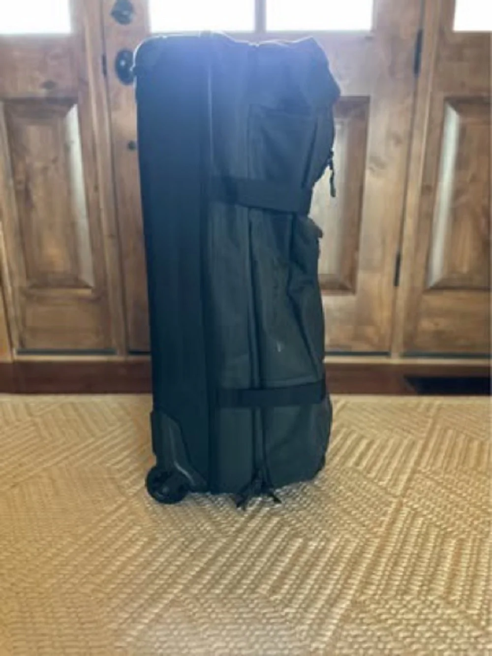 Dakine Black Split Roller Travel Bag